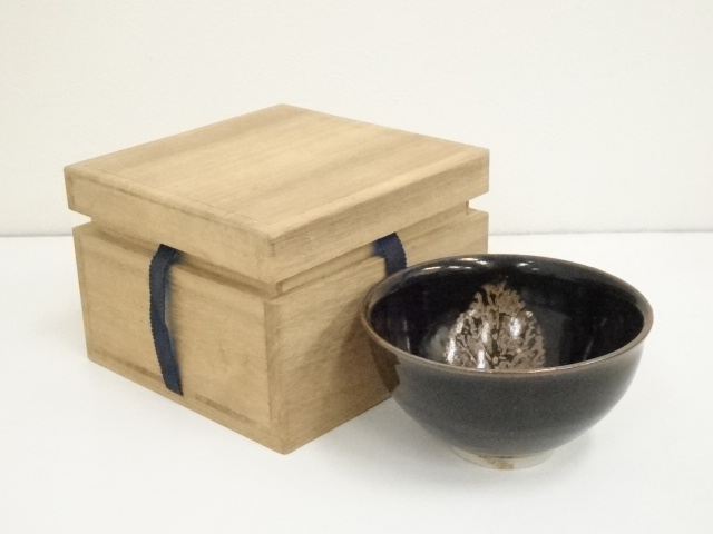 葉文黒釉茶碗（保護箱）
